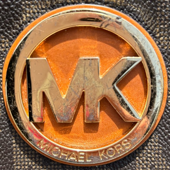 MICHAEL KORS Small Crossbody with Wallet section and card section - Picture 14 of 17